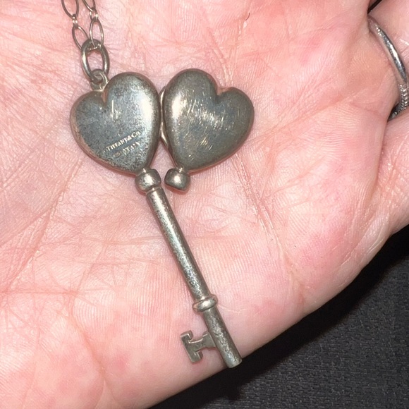 Tiffany & Co RARE Silver Heart Key Locket Pendant Necklace- With original chain - Picture 4 of 15